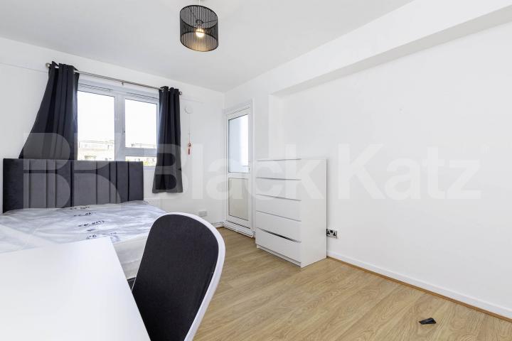 			3 Bedroom, 1 bath, 1 reception Flat			 Robert Street, Camden / Euston